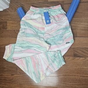 Adidas NWT track running swishy parachute pants XS 32 marble‎ athletic joggers